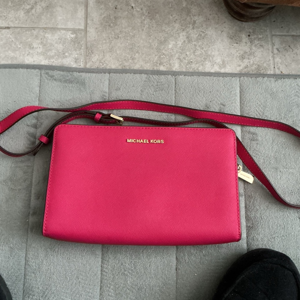 Michael Kors Fuchsia Crossbody Bag NWOT.